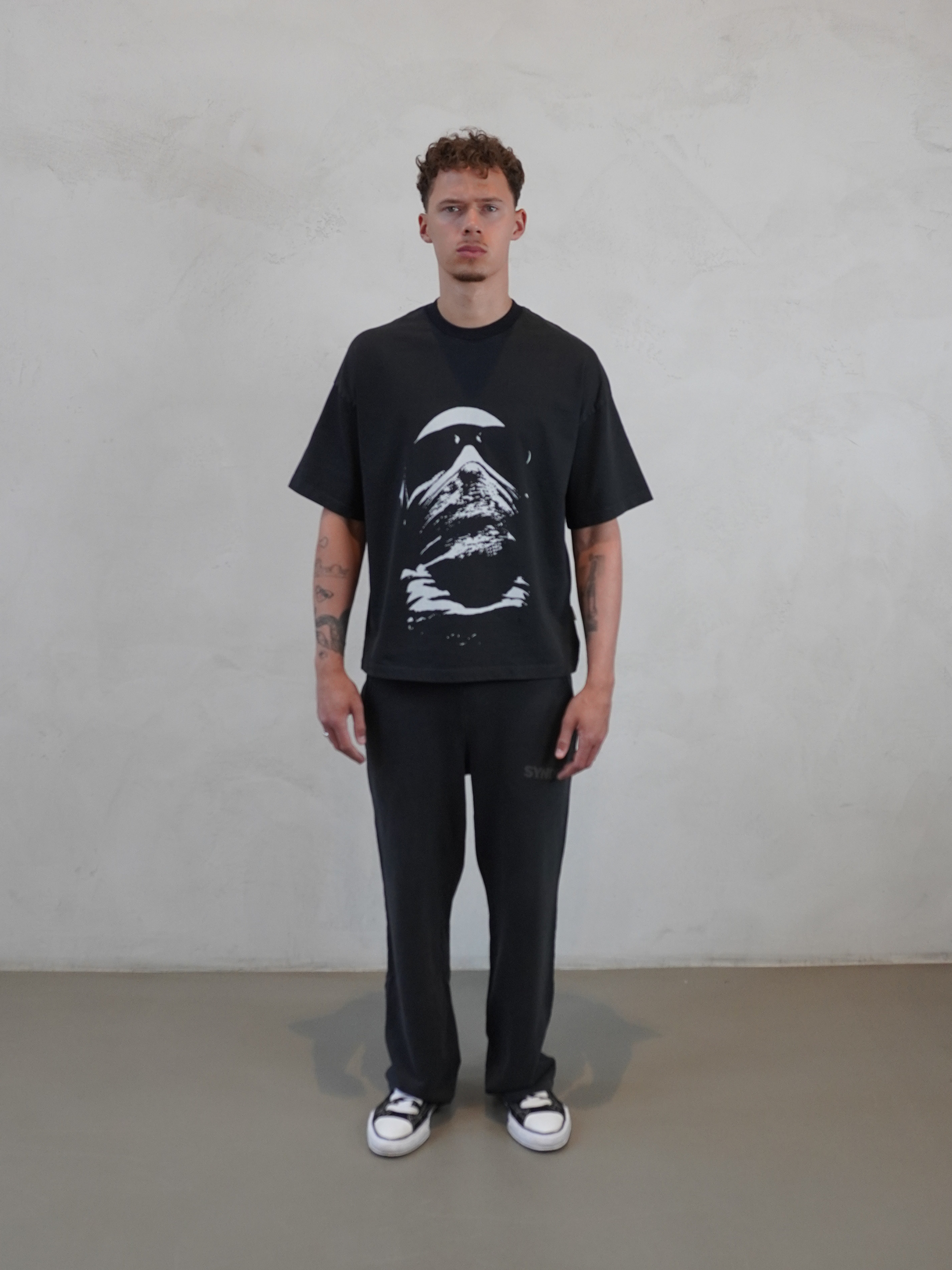 MASKED FACE T-SHIRT - WASHED GREY